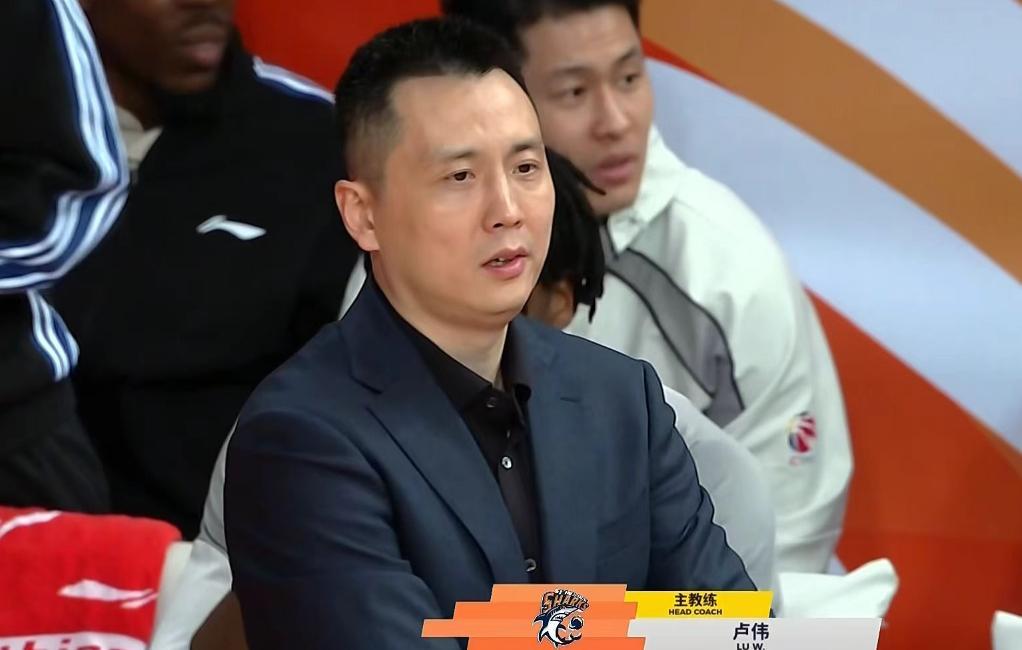 开云体育官网-上海男篮30分大胜，弗格36分大爆发，邹阳空砍18分6篮板4抢断！